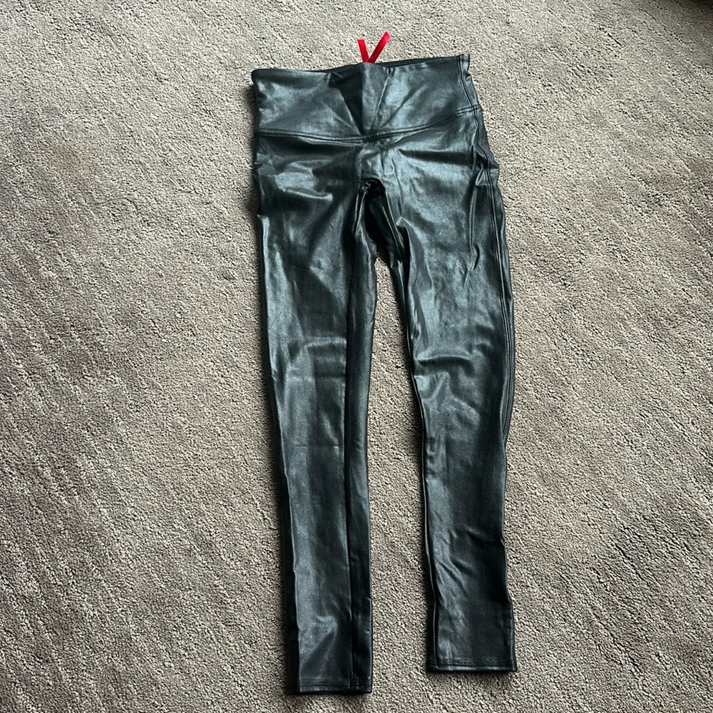 Spanx faux leather legging size M